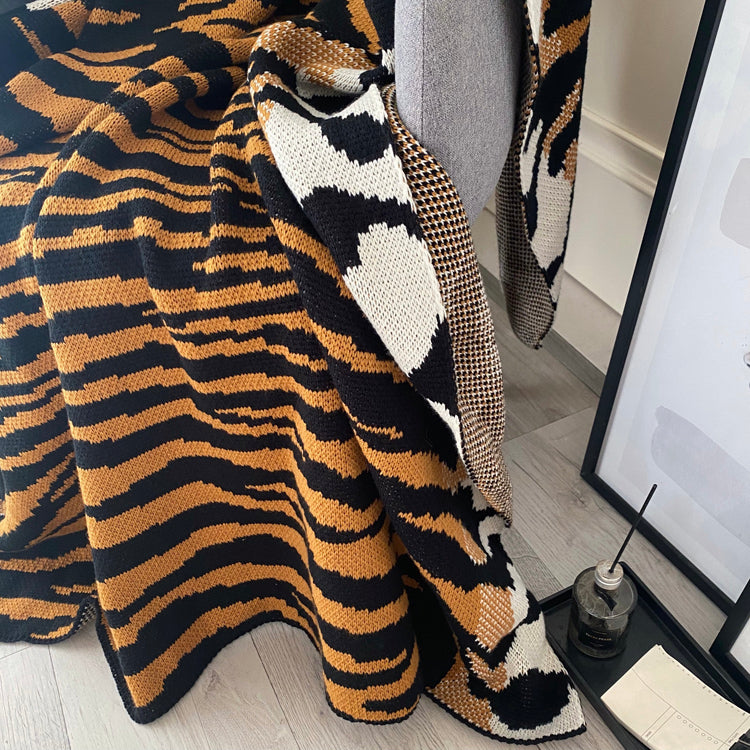タイガーストライプジャカードニットブランケット