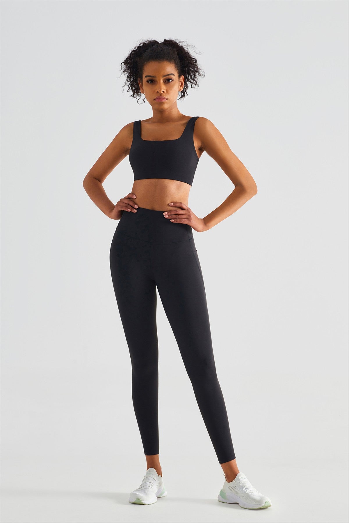 스트레이트 스트랩 백리스 스포츠 브라