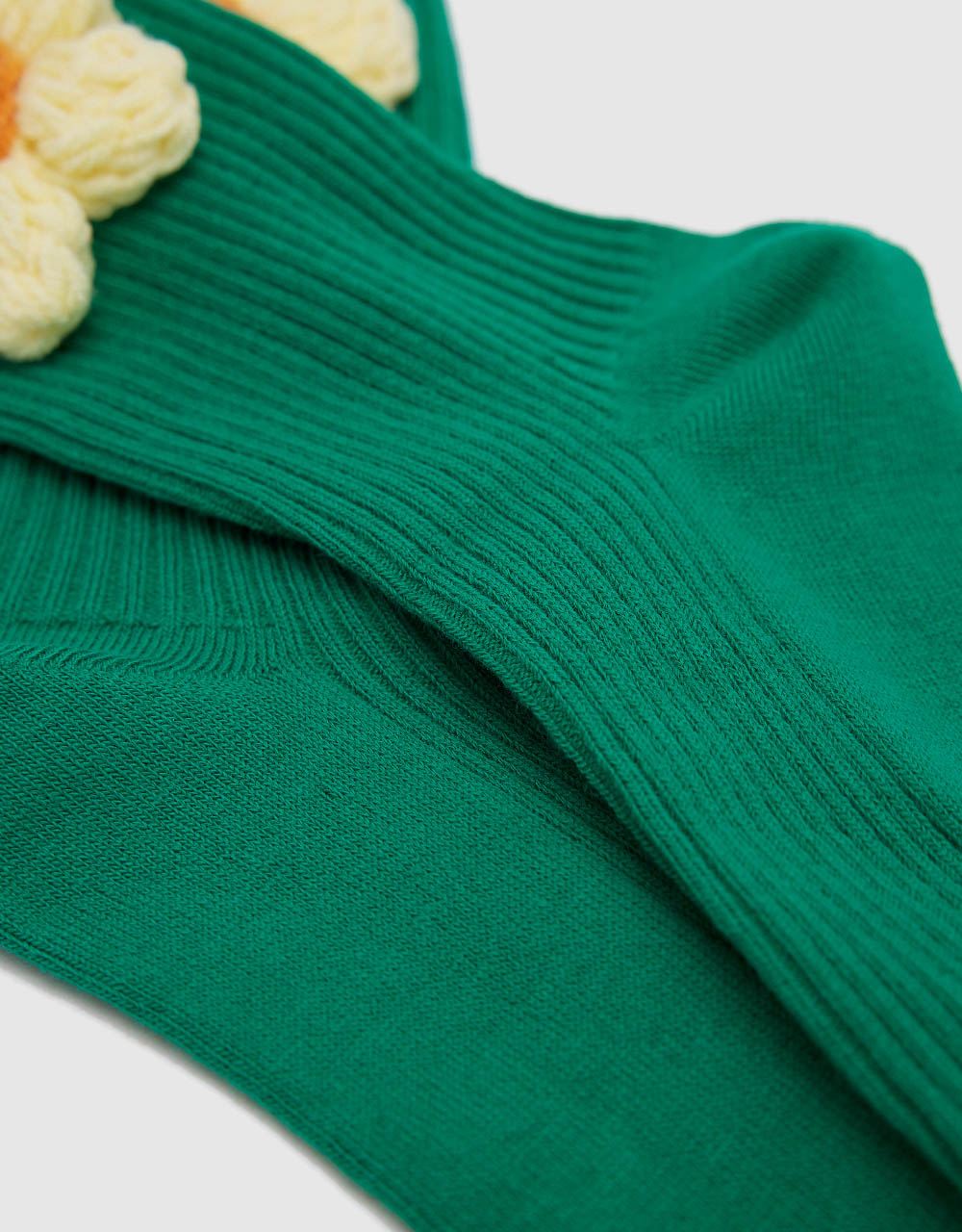 Flower Attached Mid-Length Socks