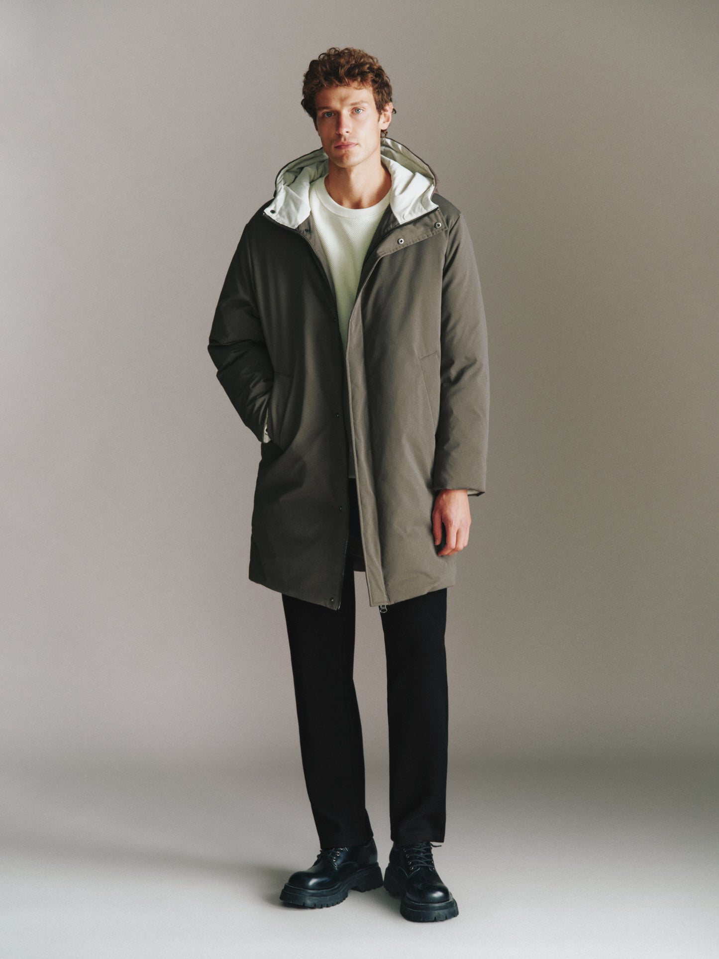 Drop Shoulder Sleeve Hooded Down Jacket