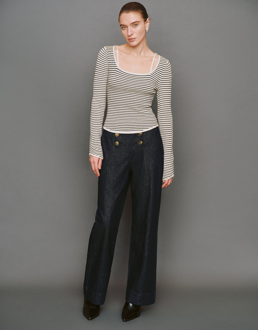 Standard Sleeve Square-cut Collar Knitted T-Shirt