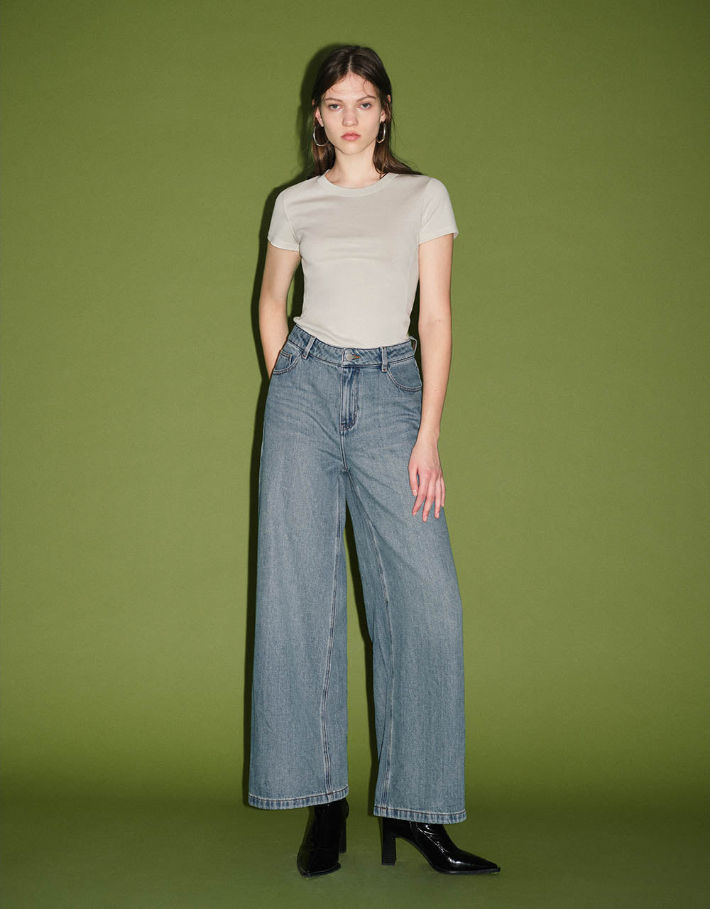 Wide-Leg Jeans