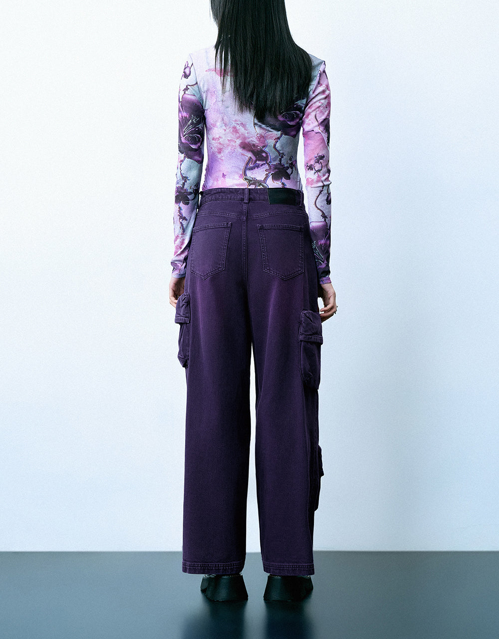 Multi-Pocket Wide-Leg Jeans