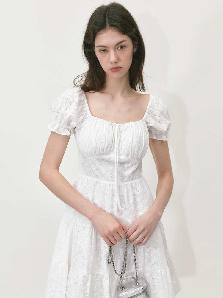 Summer Sweetheart 자수 퍼프 슬리브 미니 드레스