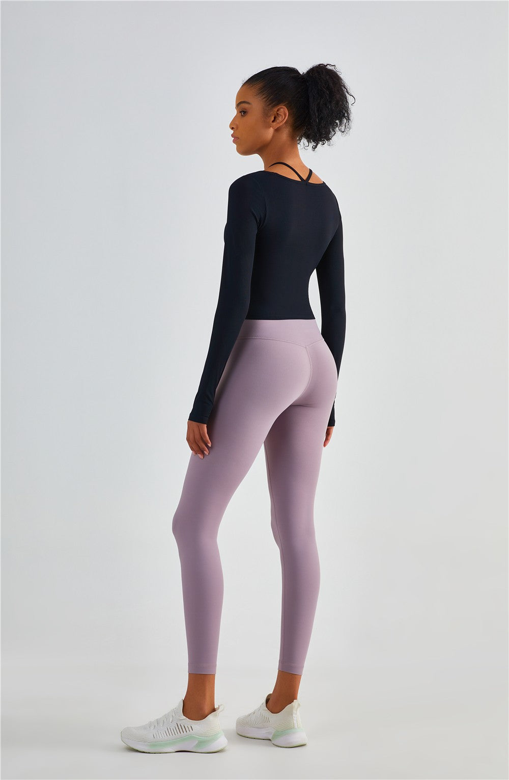 리브니트 홀터넥 긴팔탑