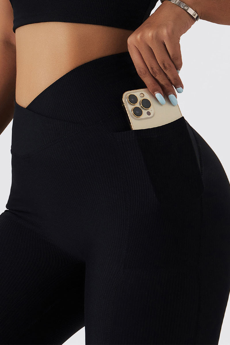 포켓이 있는 골지 V-크로스 레깅스