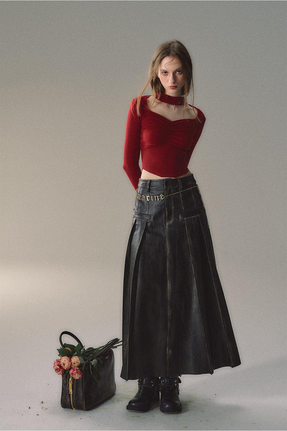 스퀘어 넥 홀터 니트 스웨터