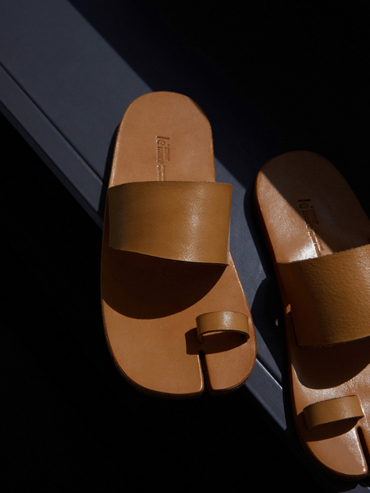 Handcrafted Washed Vegetable-Tanned Leather Thong Sandals