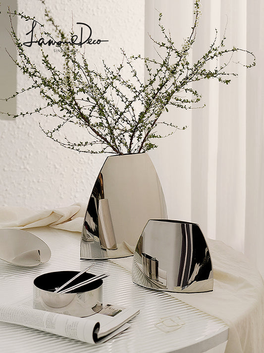 Modern Luxe Curvature Vases