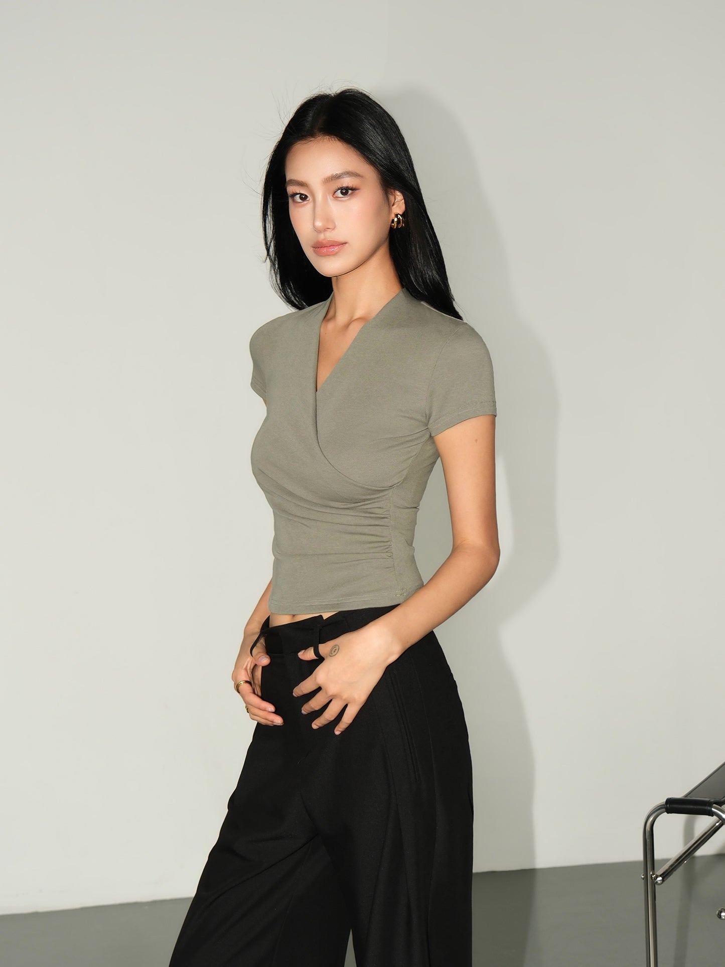 Neva V-Neck Essential Slim T-Shirt