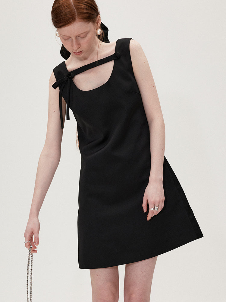 Black Bow U-neck Waist Cinching A-line Dress