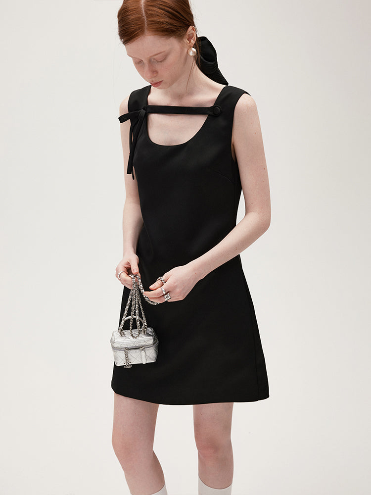 Black Bow U-neck Waist Cinching A-line Dress