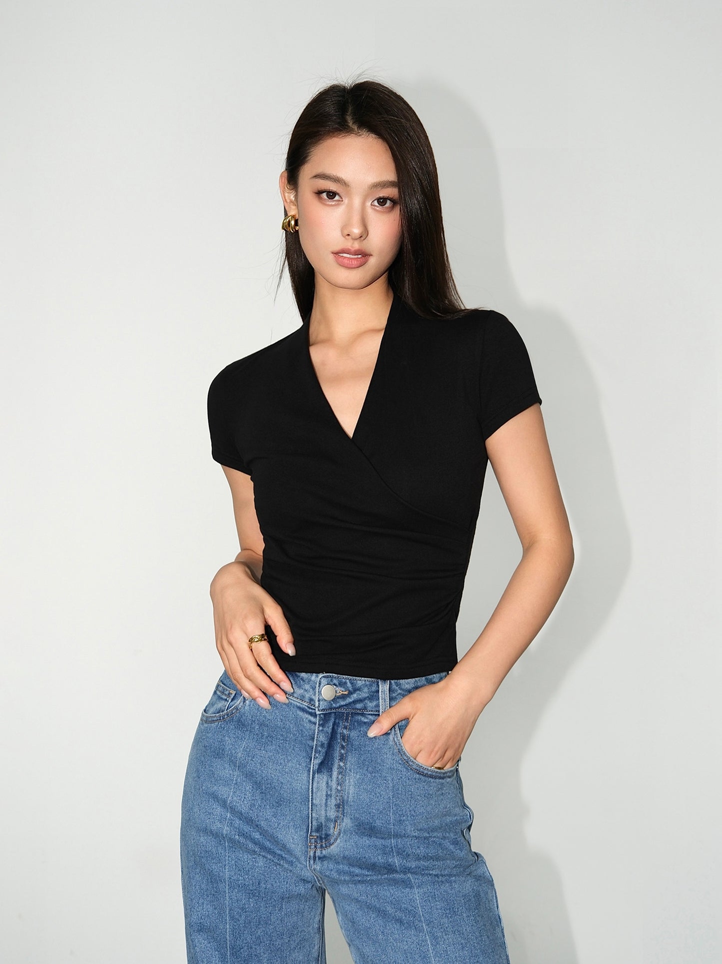 Neva V-Neck Essential Slim T-Shirt