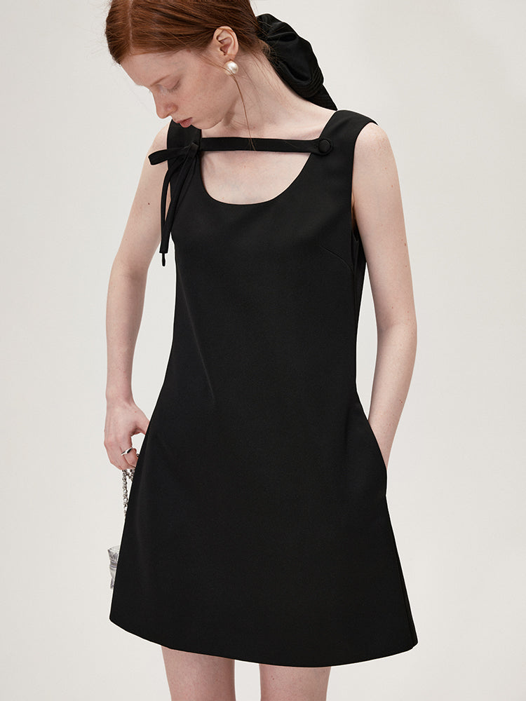 Black Bow U-neck Waist Cinching A-line Dress