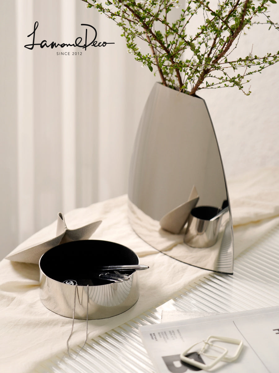 Modern Luxe Curvature Vases