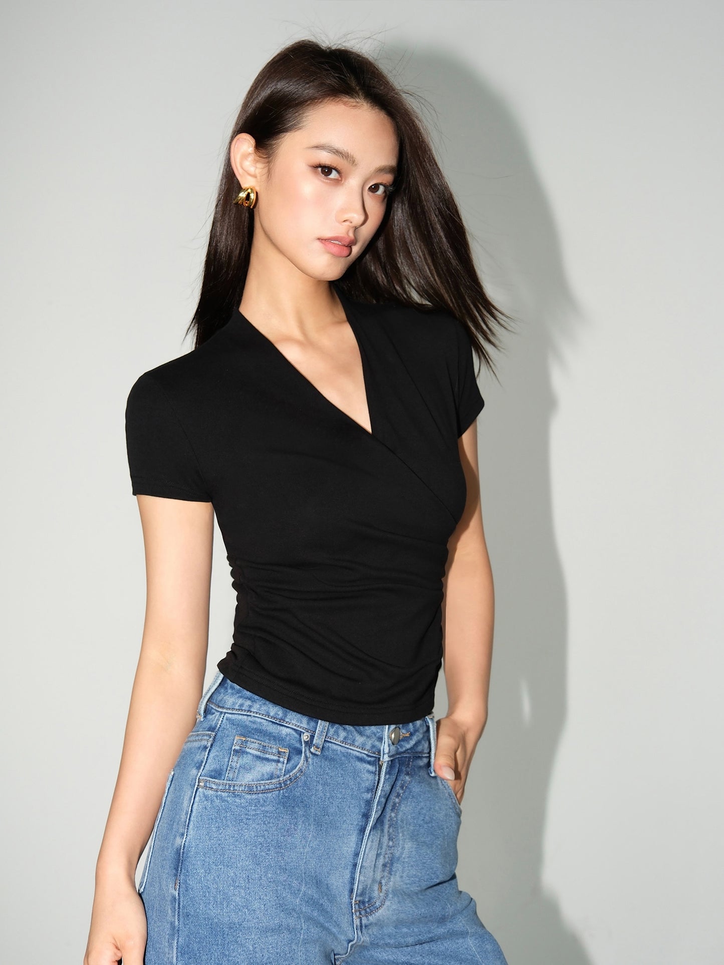 Neva V-Neck Essential Slim T-Shirt