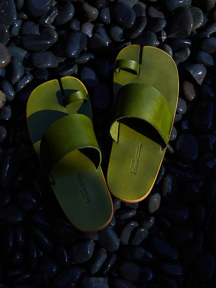 Handcrafted Washed Vegetable-Tanned Leather Thong Sandals