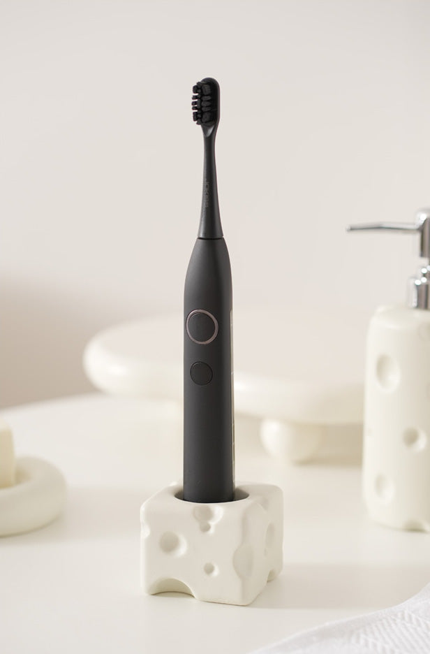 Cheese-inspired Ceramic Toothbrush Holder