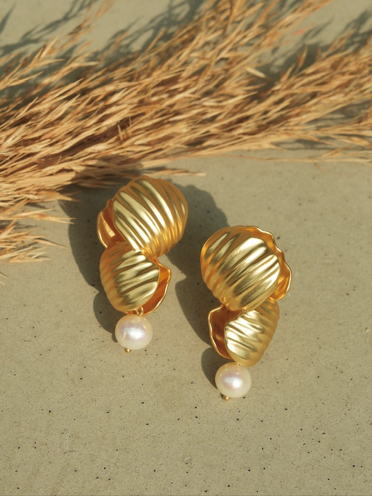 “Sunset Shell” Natural Pearl Earrings