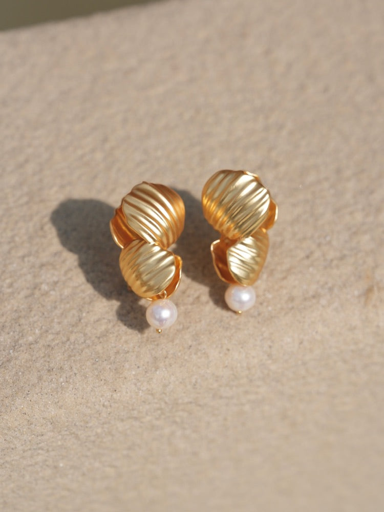 “Sunset Shell” Natural Pearl Earrings