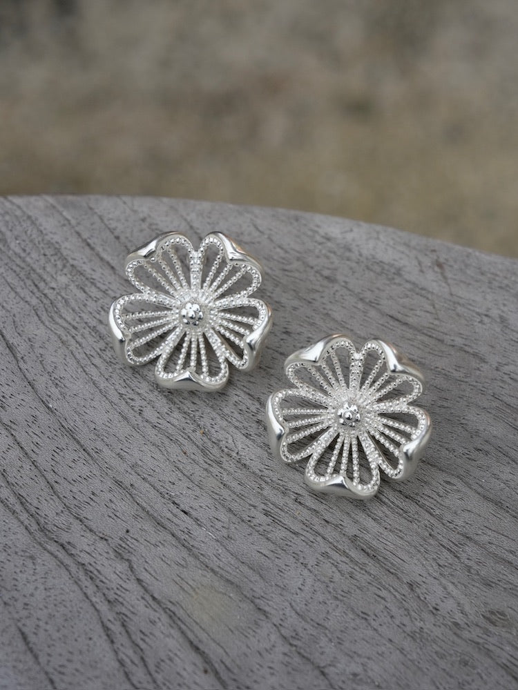 “Silver Bloom” Hollowed Floral Earrings