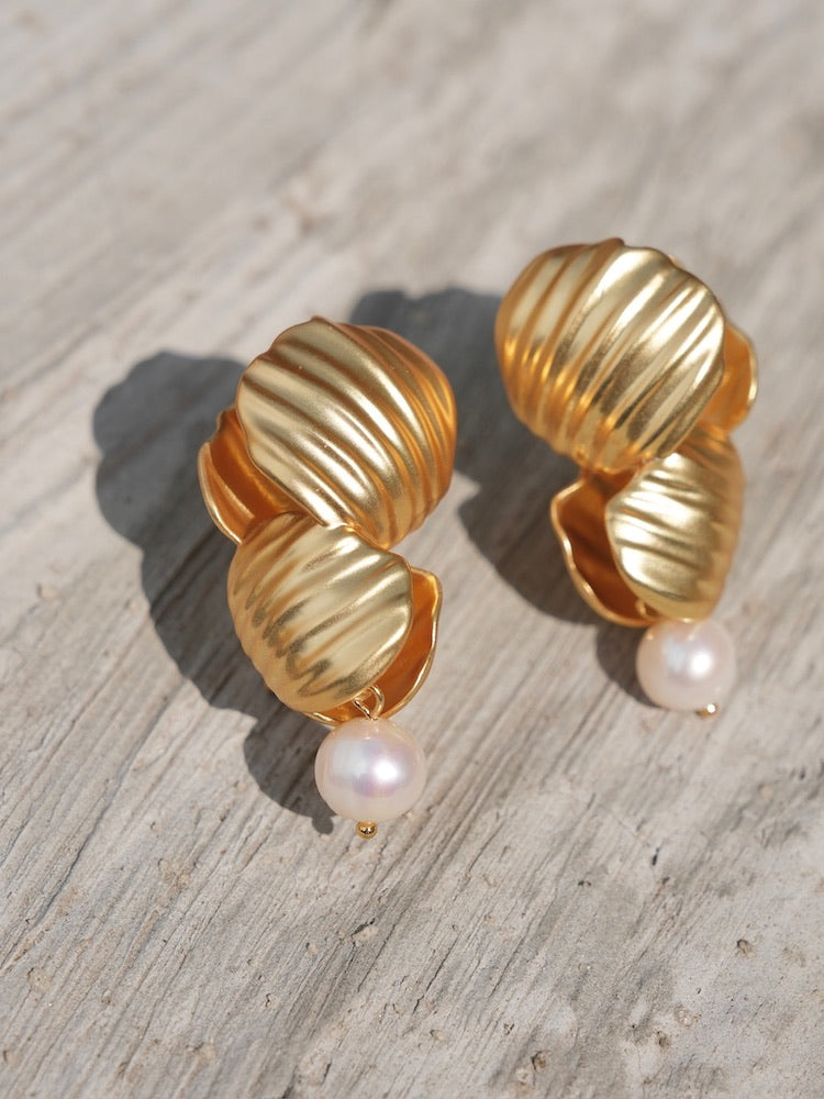 “Sunset Shell” Natural Pearl Earrings