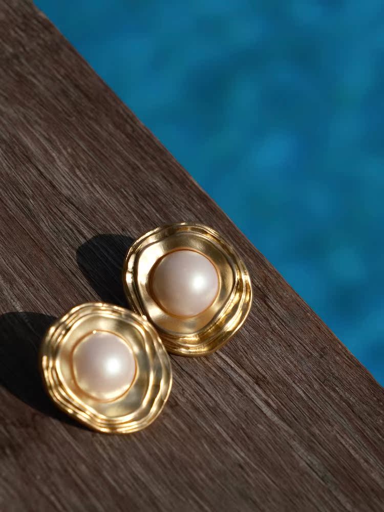 “Pearl Shell” Designer Vintage Clip-On Earrings