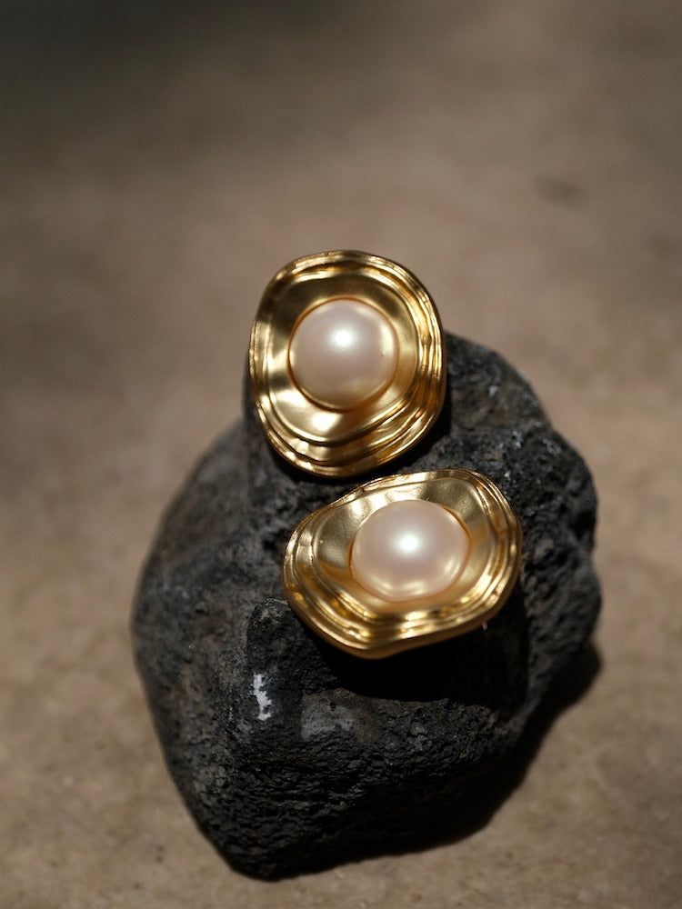 “Pearl Shell” Designer Vintage Clip-On Earrings