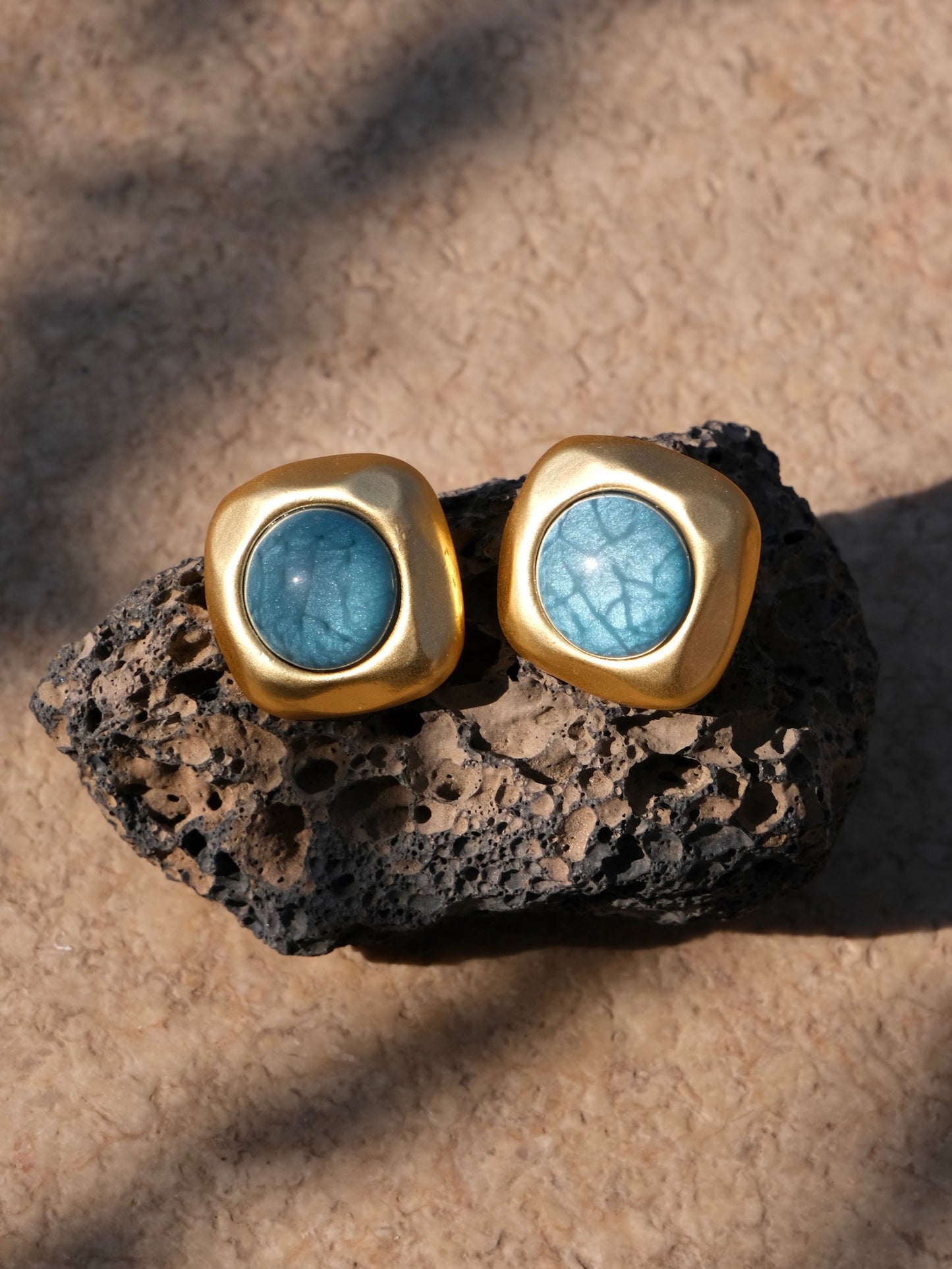 “Reef Isle” Ocean Blue Vintage Clip-On Earrings