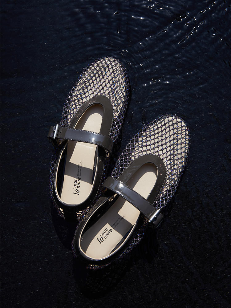 Starry Rhinestone Mesh Slip-On Beach Shoes