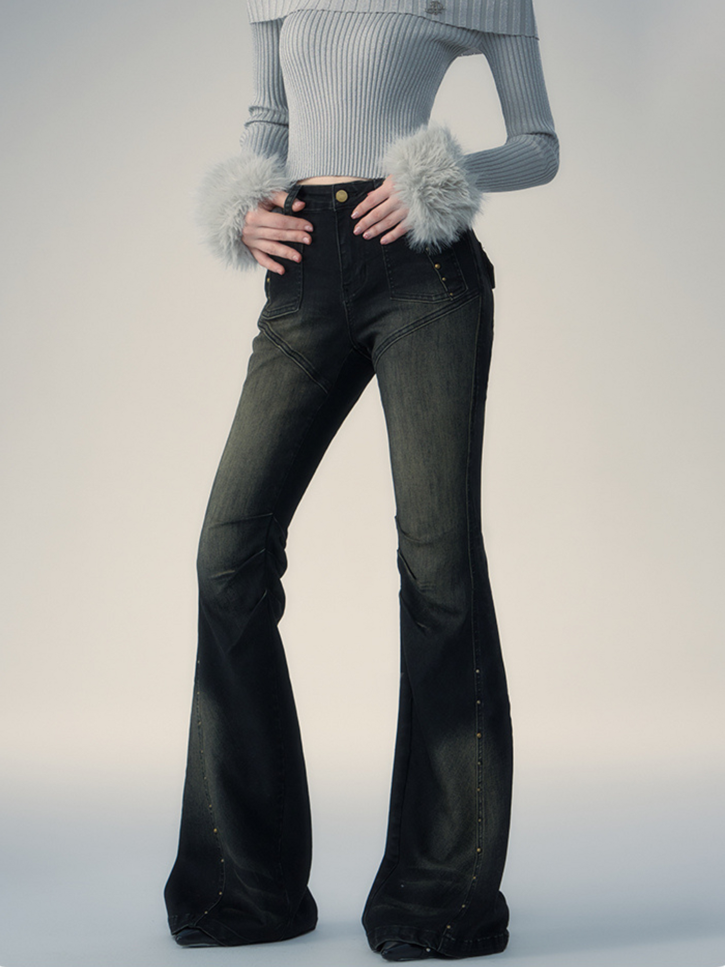 Vintage Y2K High-Waisted Flared Jeans with Wash Effect and Studded Detail