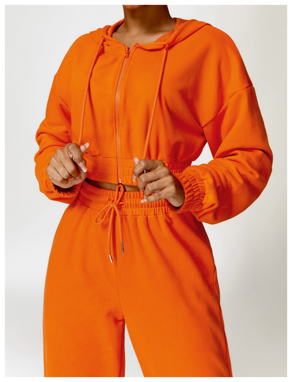 Mona Luxe 지퍼 스웨트수트 