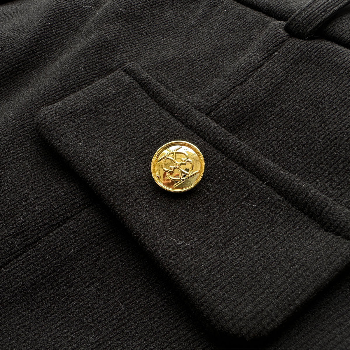 Kroche Split Cutting High Waist Shorts Black