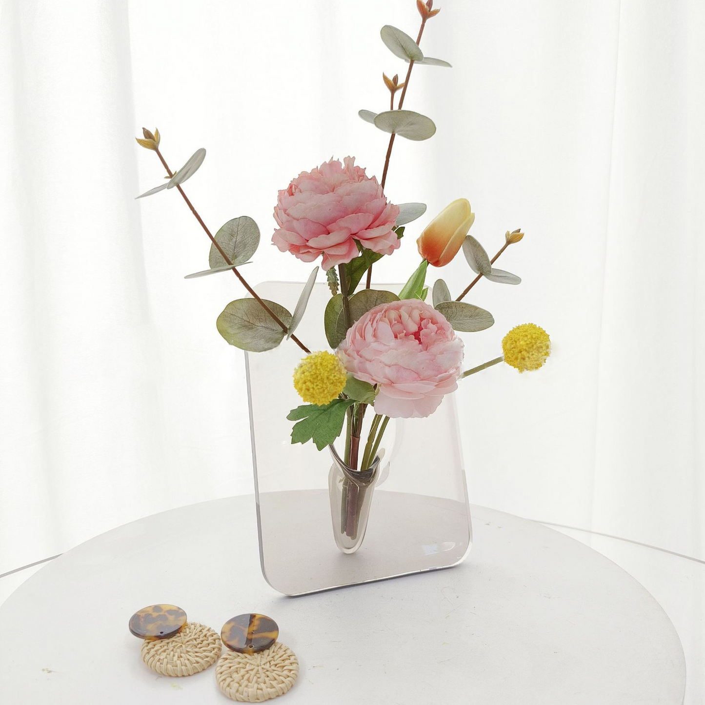 Acrylic Elegance Frame Vase