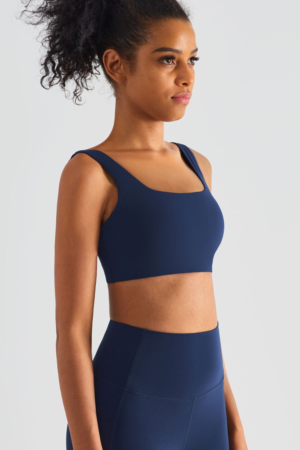 Straight Straps Backless Sports Bra