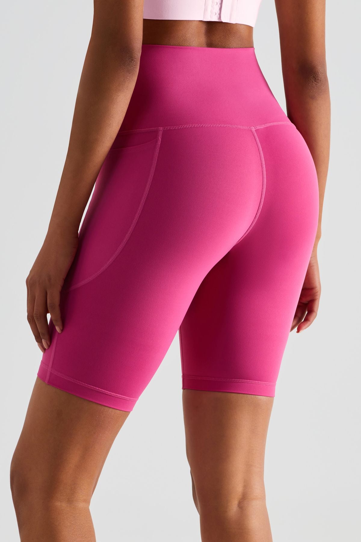 포켓이 있는 멀티 스포츠 바이커 반바지