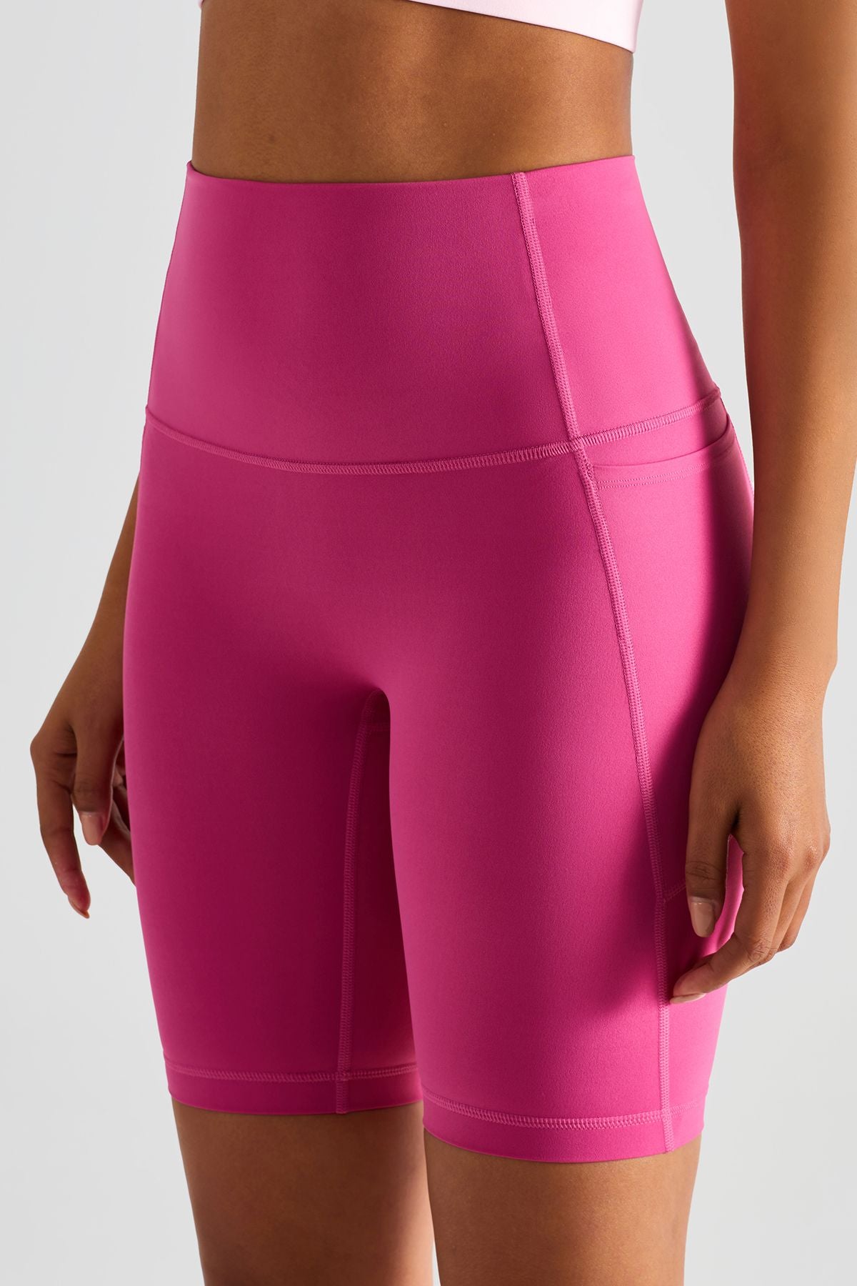 포켓이 있는 멀티 스포츠 바이커 반바지