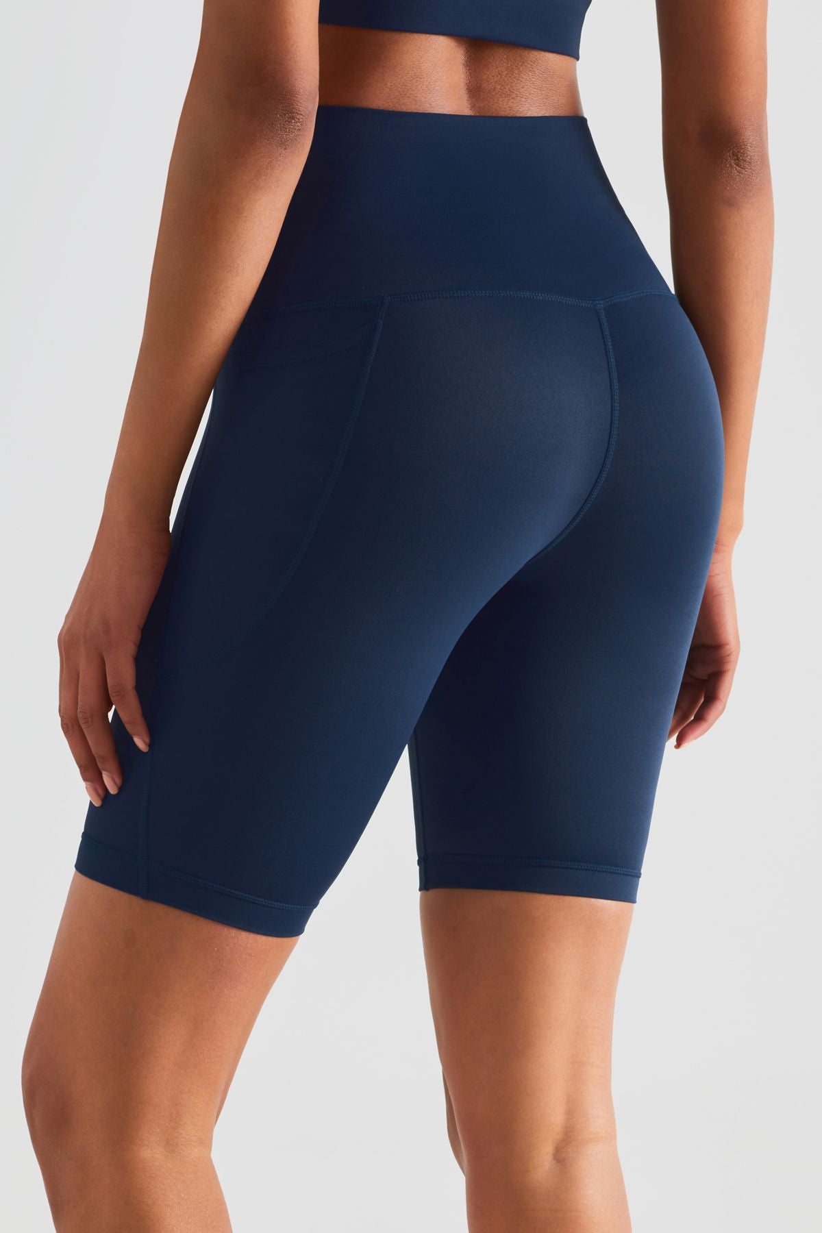 포켓이 있는 멀티 스포츠 바이커 반바지