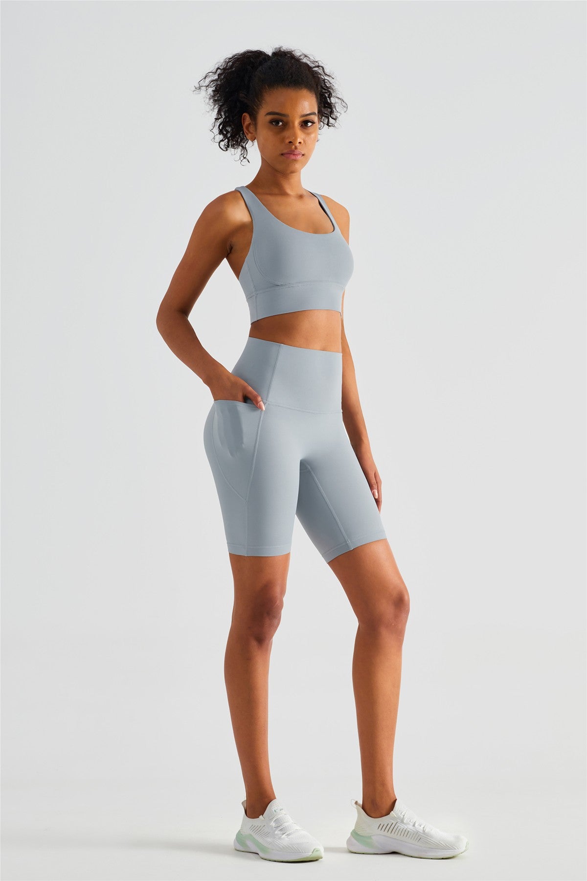 포켓이 있는 멀티 스포츠 바이커 반바지