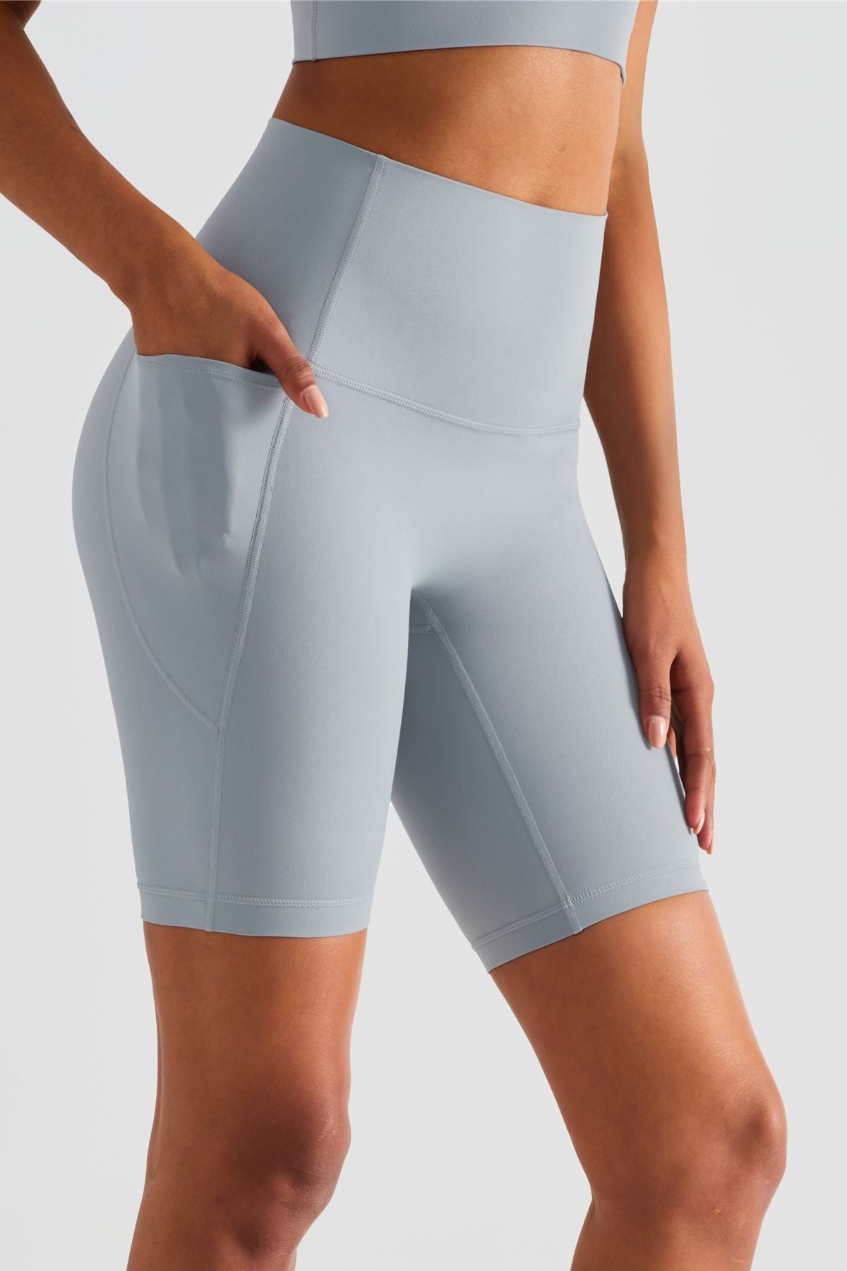 포켓이 있는 멀티 스포츠 바이커 반바지