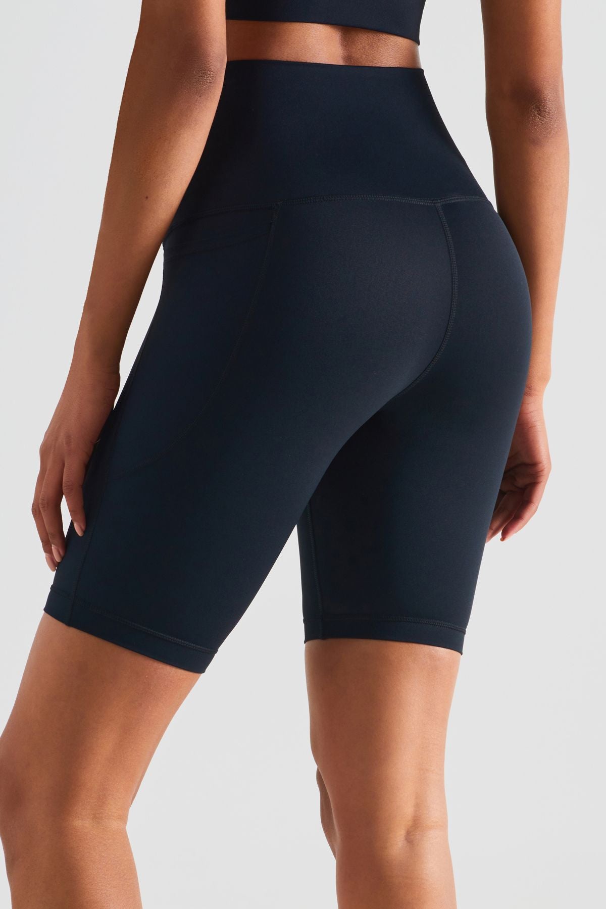 포켓이 있는 멀티 스포츠 바이커 반바지