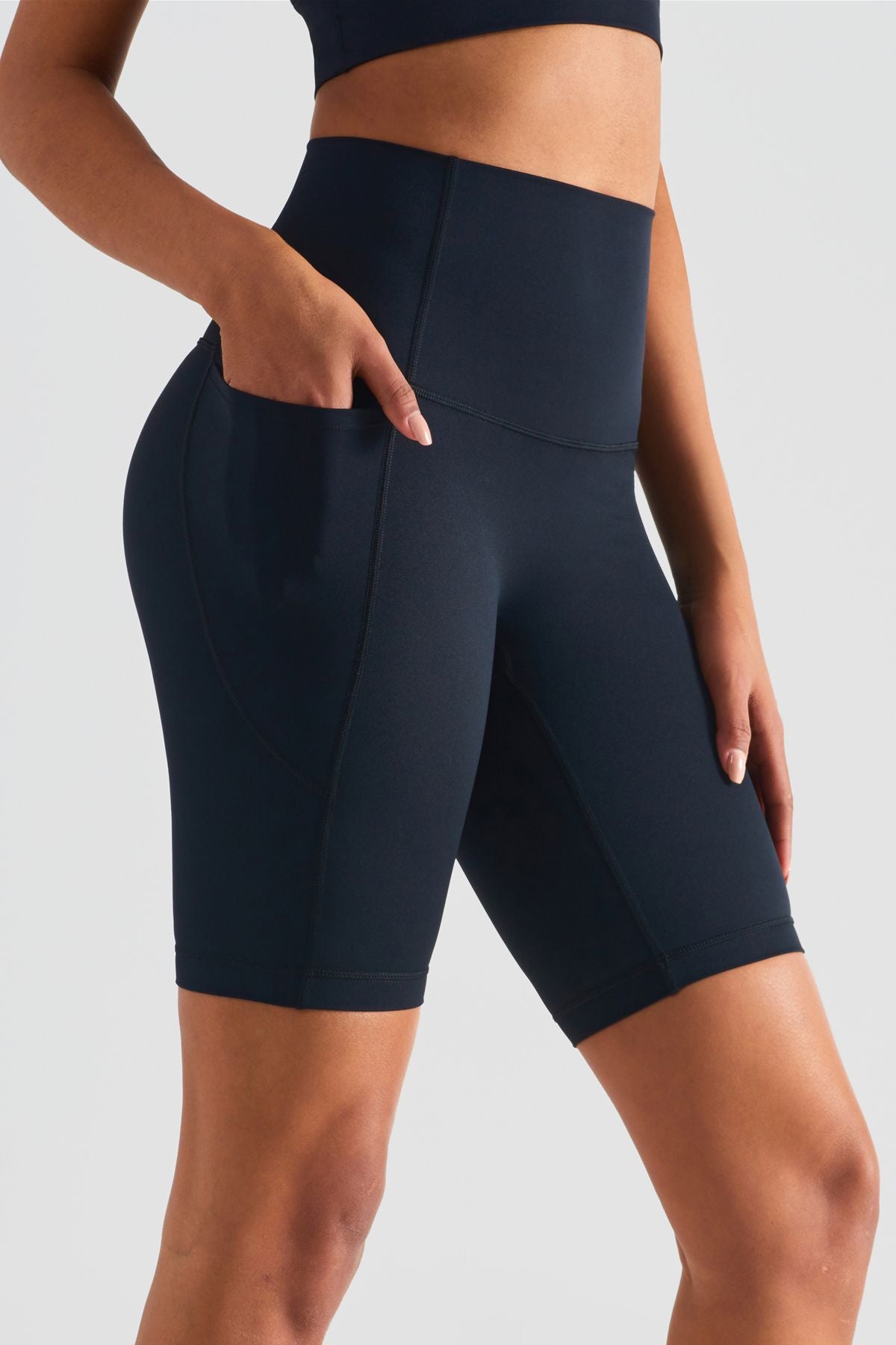 포켓이 있는 멀티 스포츠 바이커 반바지