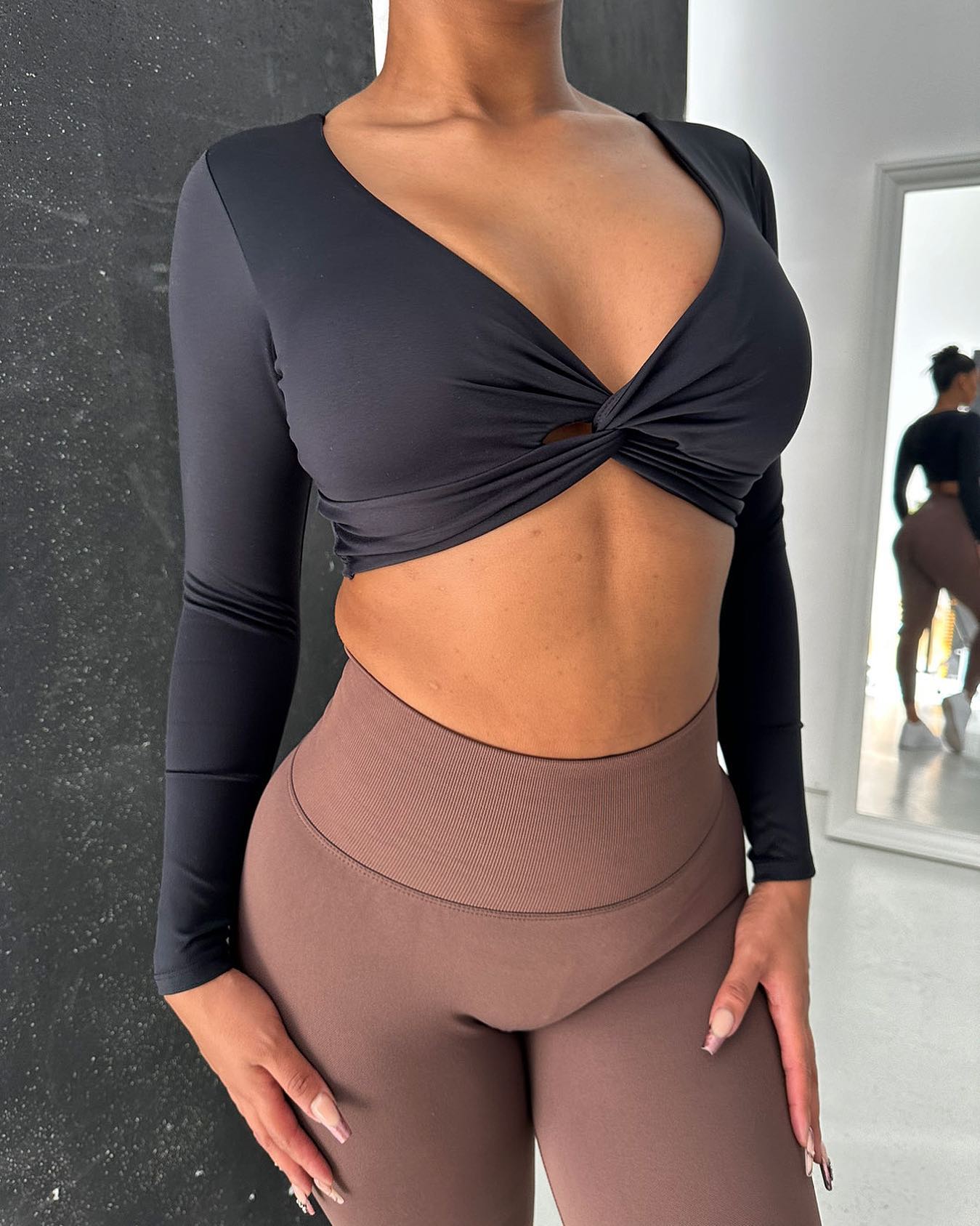 Winona Twist Longsleeve Top