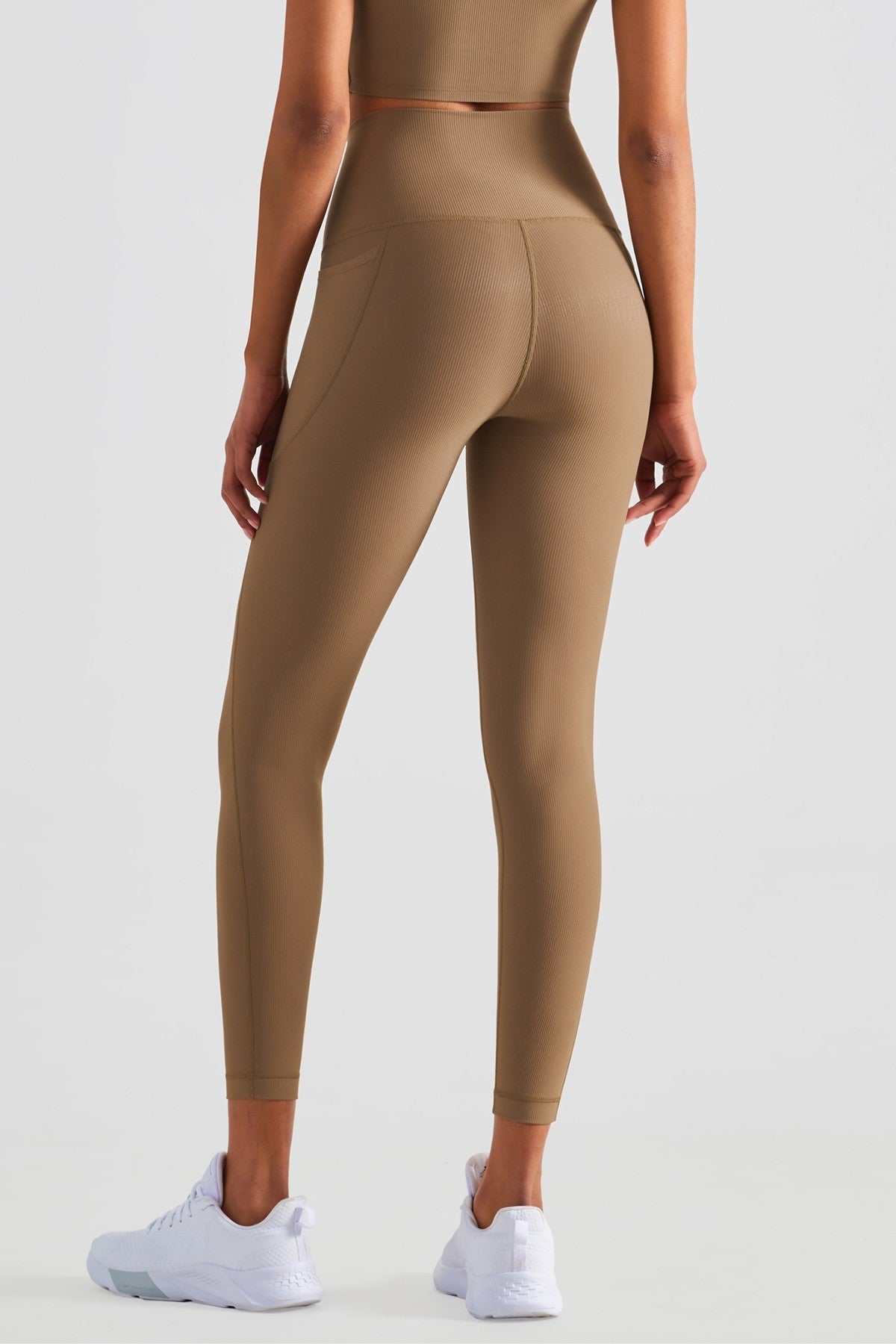 Ribbed Seamless Leggings with Pockets