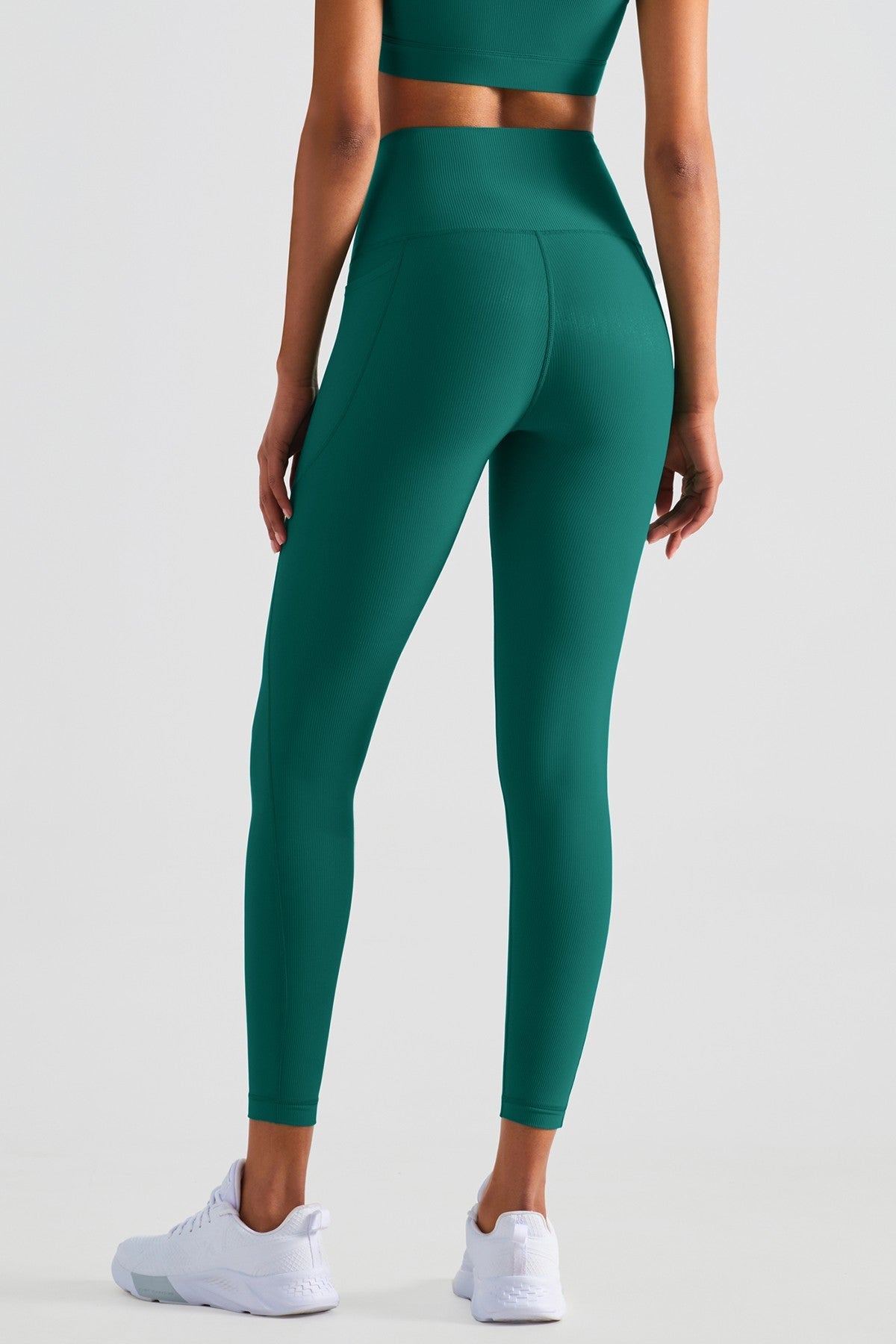 Ribbed Seamless Leggings with Pockets