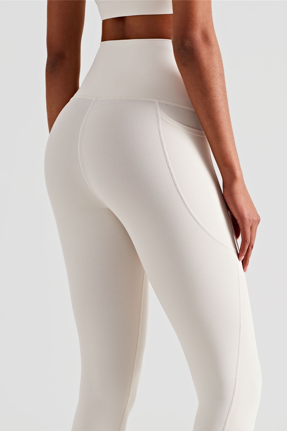 Ribbed Seamless Leggings with Pockets