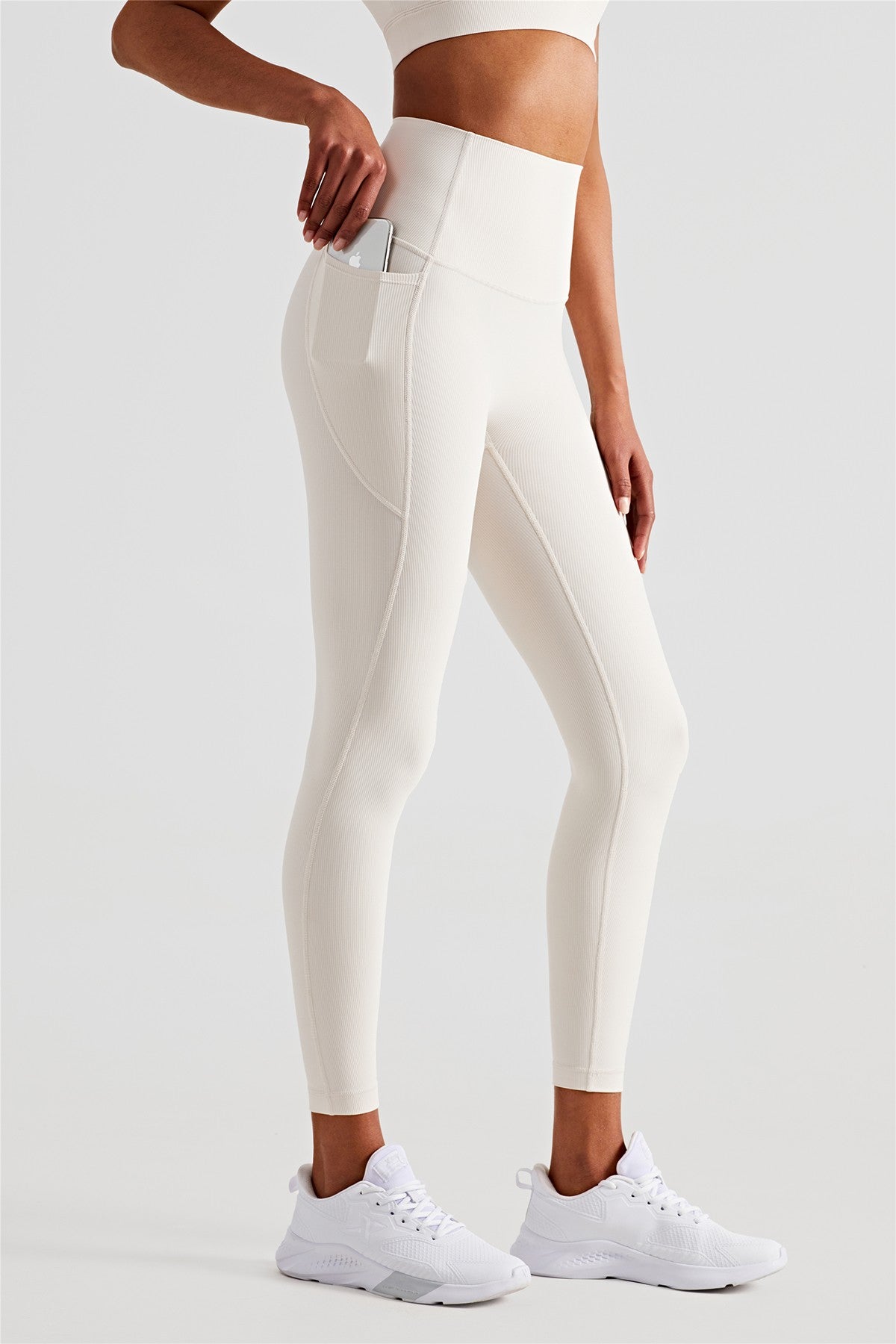 Ribbed Seamless Leggings with Pockets