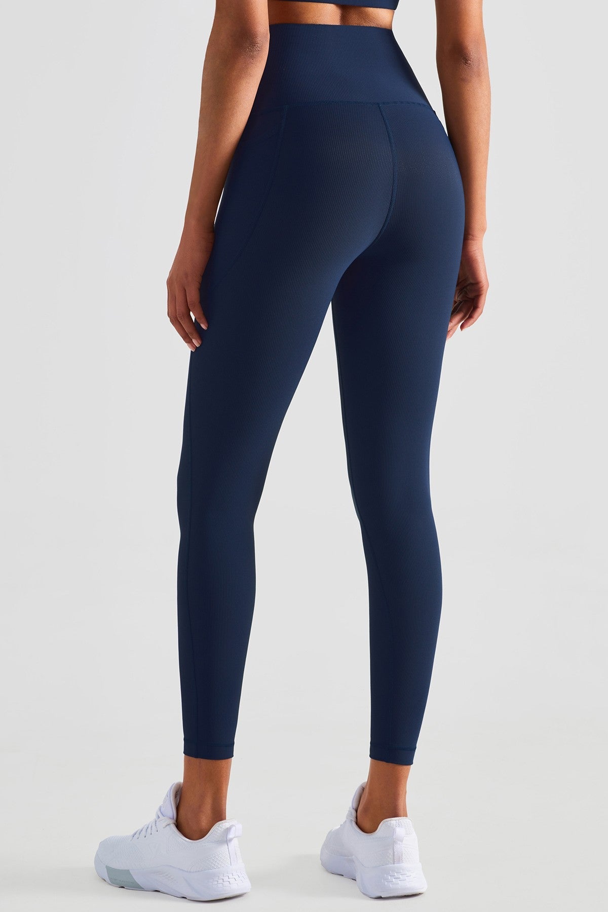 Ribbed Seamless Leggings with Pockets