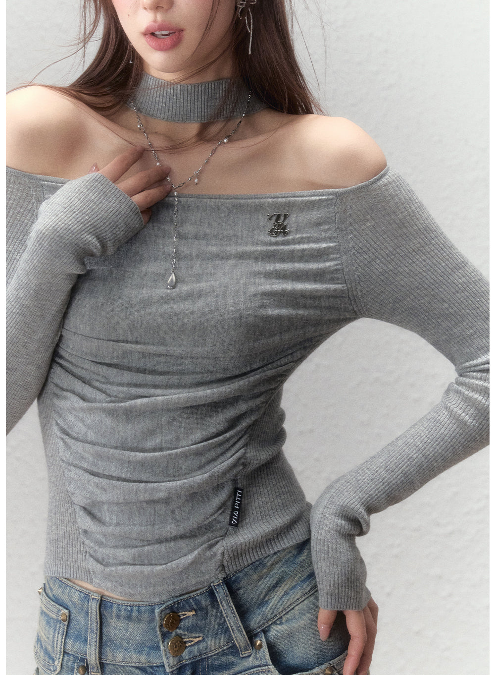 Chocker Neck Off-Shoulder Pleated Knit Top