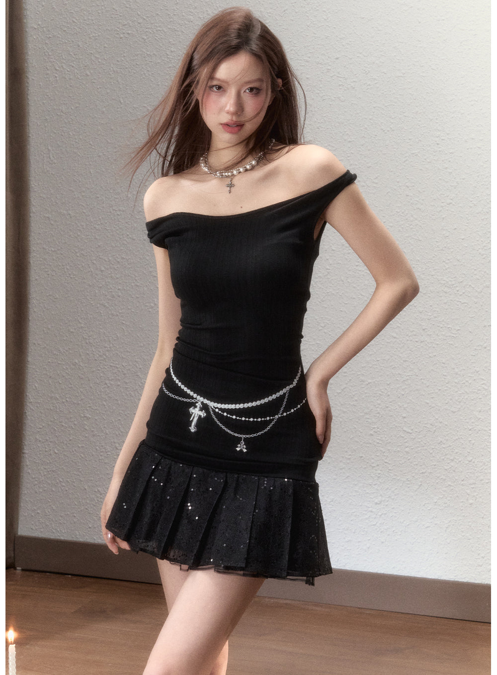 Black Pearl Chain Sequin Patchwork Mini Dress